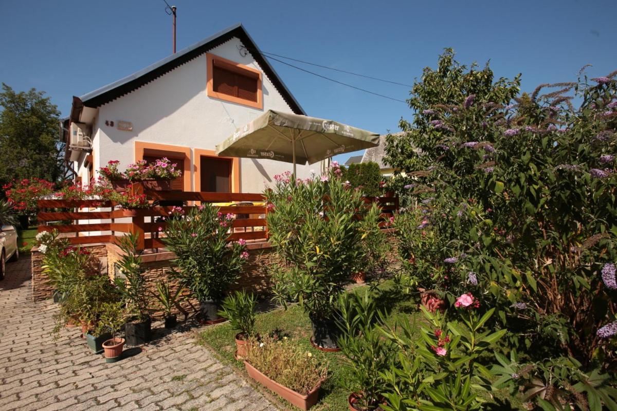 Lonci Apartman Zalakaros Extérieur photo